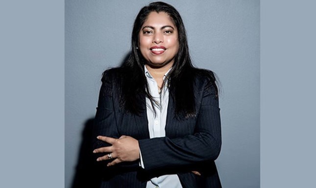 যুক্তরাষ্ট্রে ইতিহাস: কুরআন হাতে শপথ নিয়ে বিচারকের আসনে বাংলাদেশি